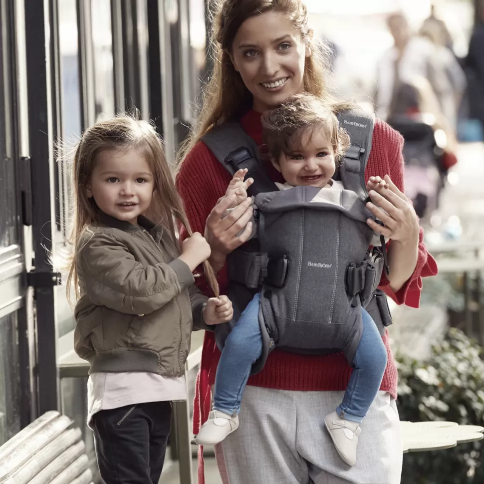BabyBjörn Porte Bébé>Porte-bébé One - Gris Denim et Gris foncé